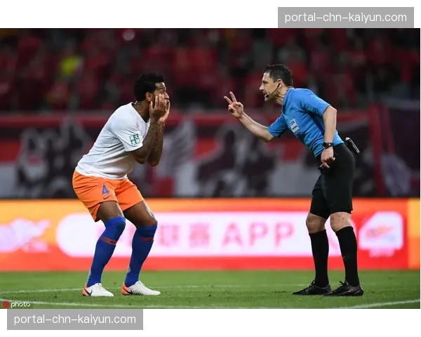 意甲裁判标准争议再起：VAR使用频率与判罚一致性受质疑